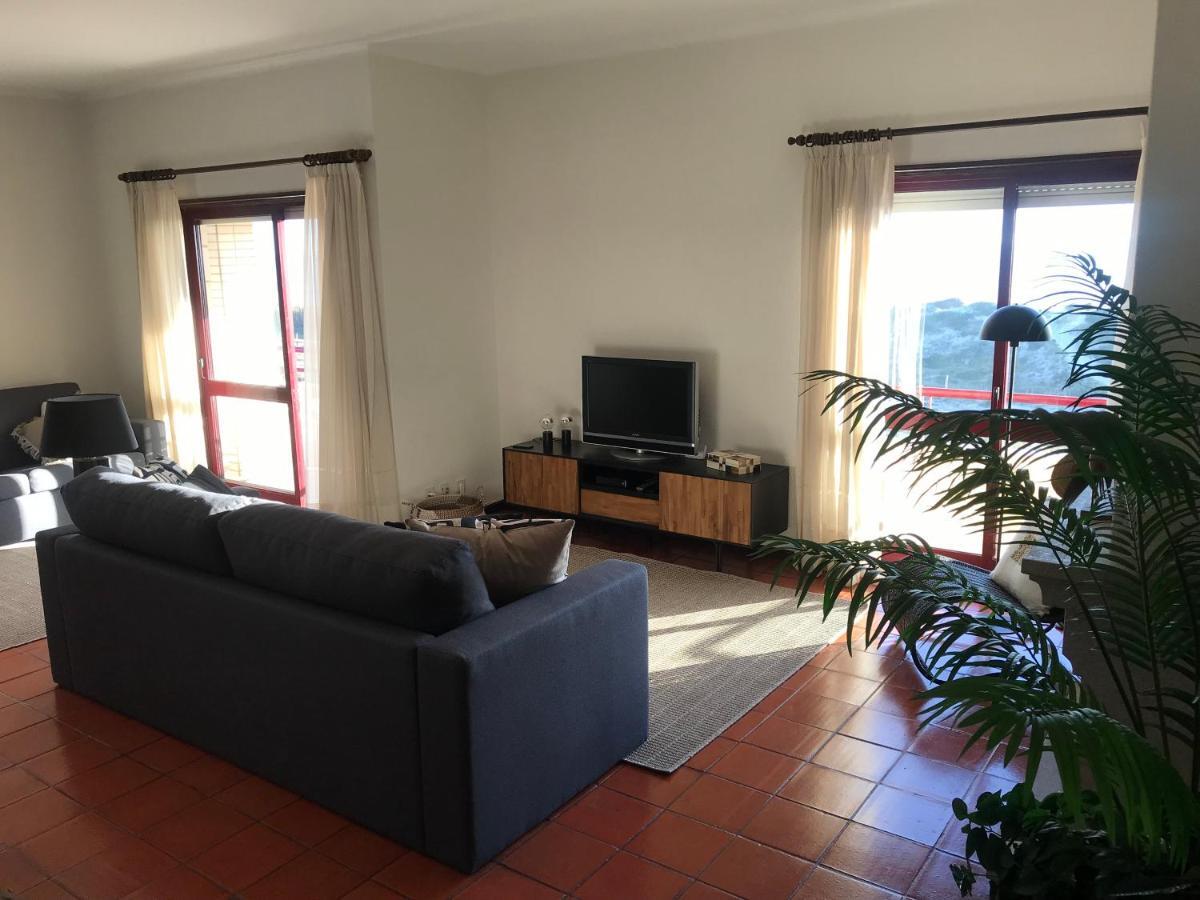 Beachfront Apartment With Swimming Pool Mindelo Exterior photo
