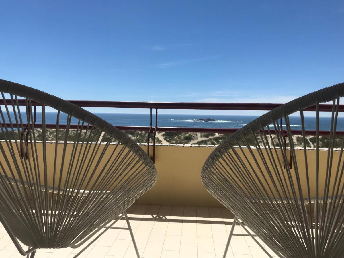 Beachfront Apartment With Swimming Pool Mindelo Exterior photo